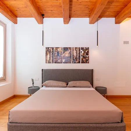 Antica Corte Apartment *