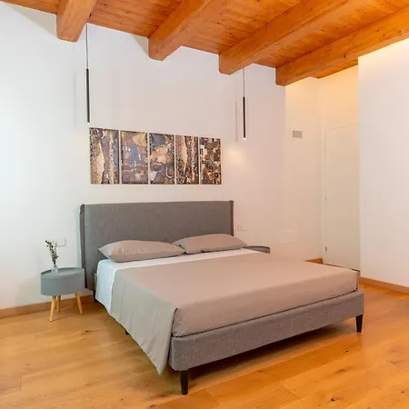 Antica Corte Apartment *