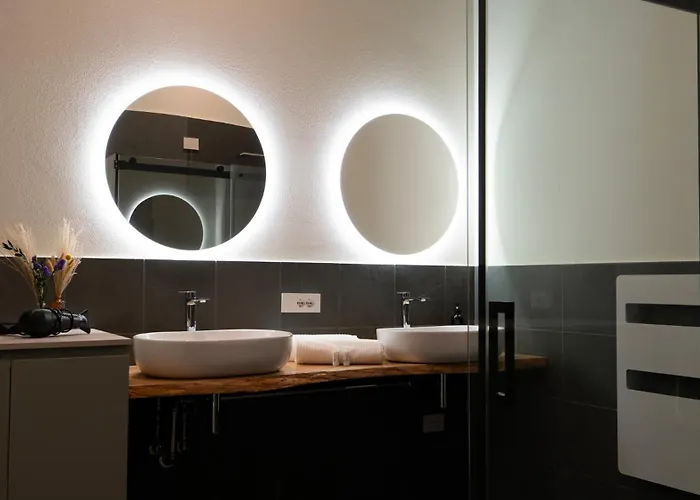 Antica Corte * لوغو